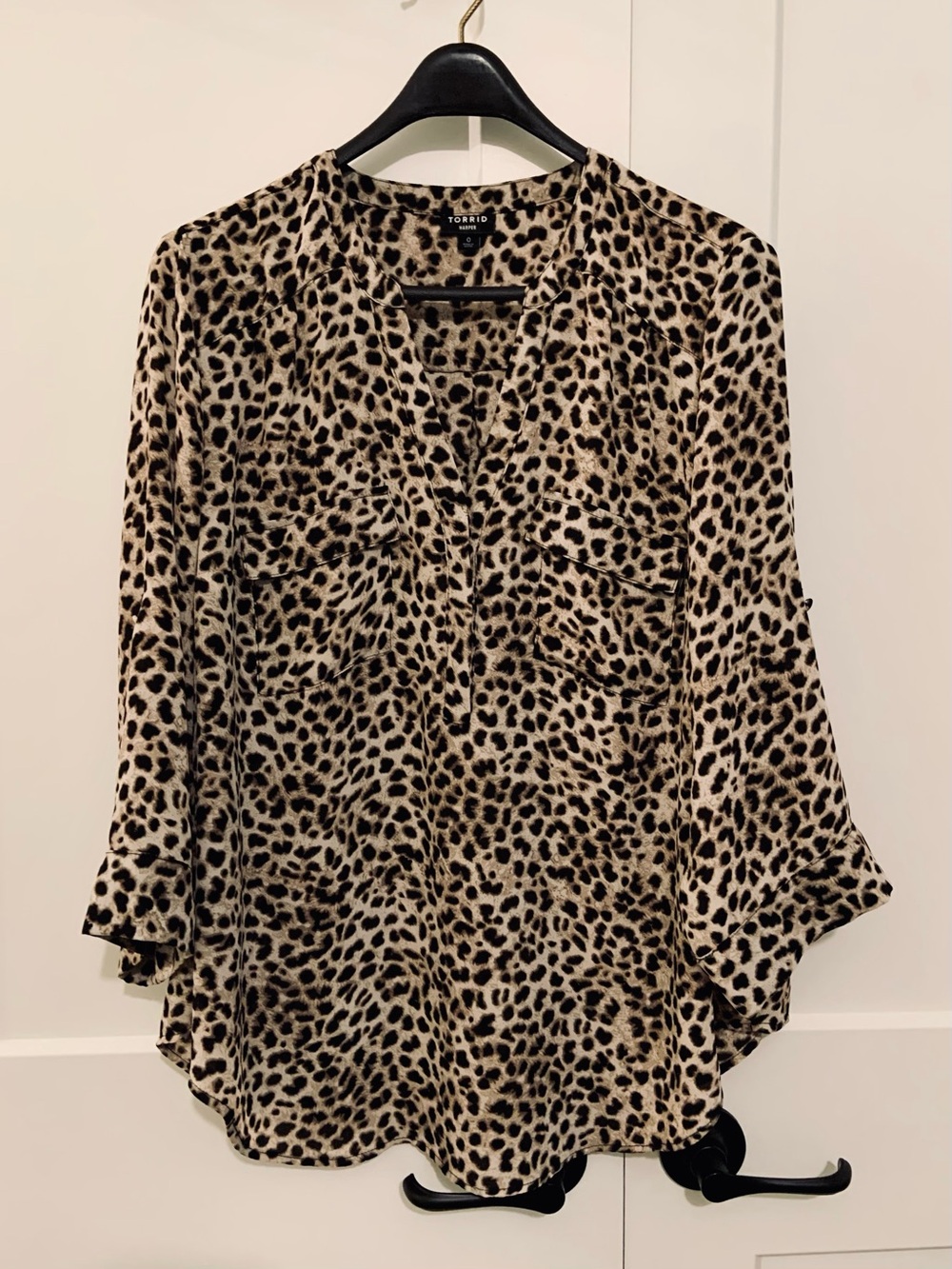 Torrid Harper Size 0 leopard print blouse